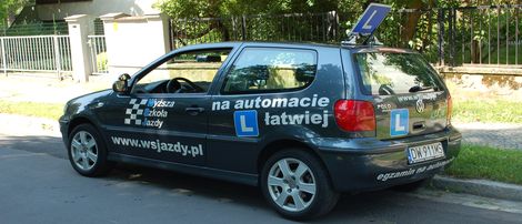 samochód z automatyczną skrzynią biegów